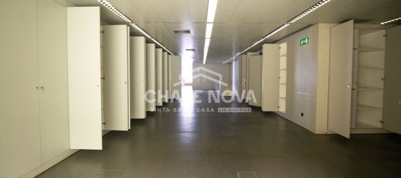3254m² Commercial property in Porto, Portugal No. 51056 4