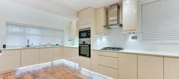 5 bedrooms House in Hounslow, United Kingdom No. 9251 18