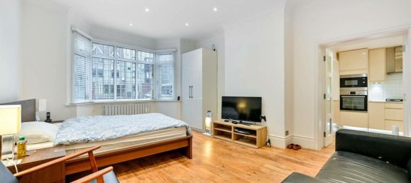 5 bedrooms House in Hounslow, United Kingdom No. 9251 17