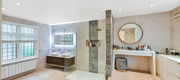 5 bedrooms House in Hounslow, United Kingdom No. 9251 5