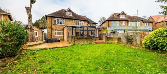 5 bedrooms House in Hounslow, United Kingdom No. 9251 3