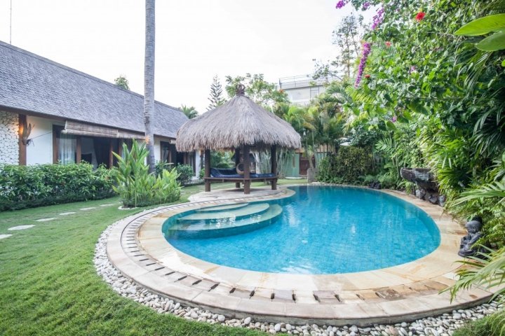 Вилла с 7 спальнями в Canggu, Индонезия № 405046