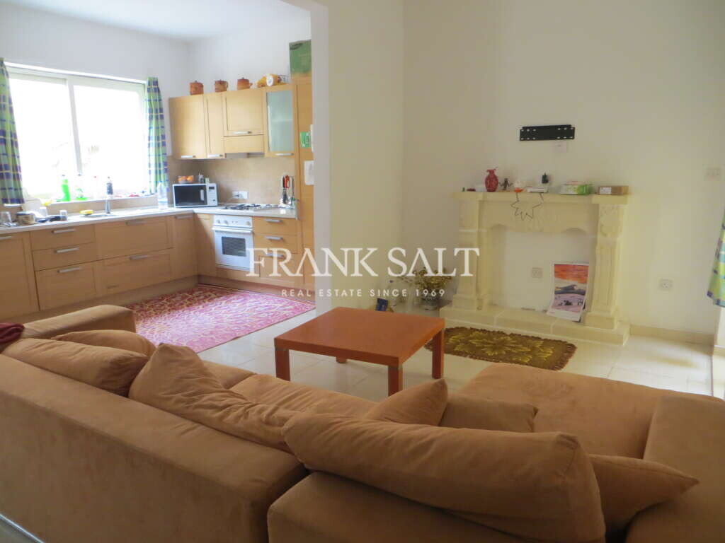 Дом с 4 спальнями в Ашак, Мальта № 6296