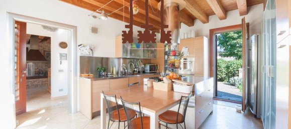 Вилла с 4 спальнями в Виллорба, Италия № 174780 10