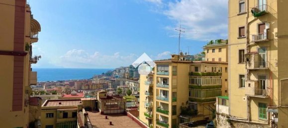 4 bedrooms Apartment in Naples, Italy No. 340030 18