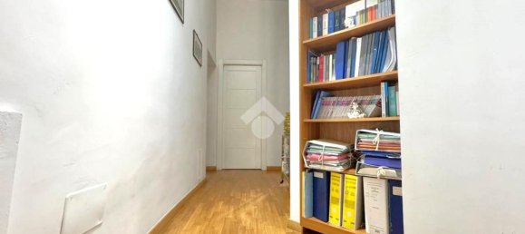 4 bedrooms Apartment in Naples, Italy No. 340030 6