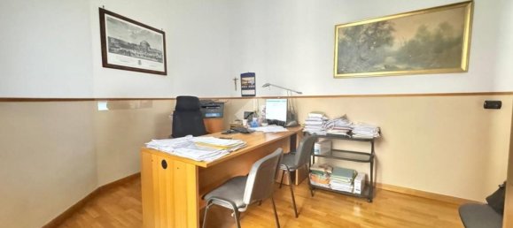 4 bedrooms Apartment in Naples, Italy No. 340030 12