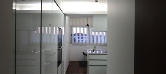 3 bedrooms Apartment in Porto, Portugal No. 109780 2