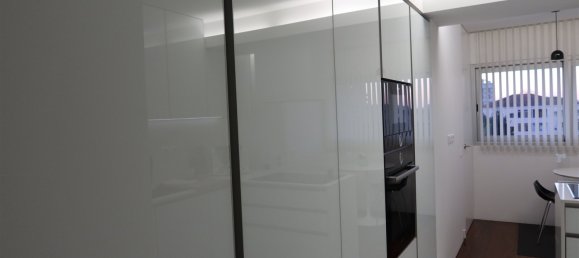 3 bedrooms Apartment in Porto, Portugal No. 109780 3