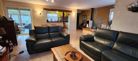 Дом с 5 спальнями в Англы-сюр-л'Англен, Франция № 191901 4