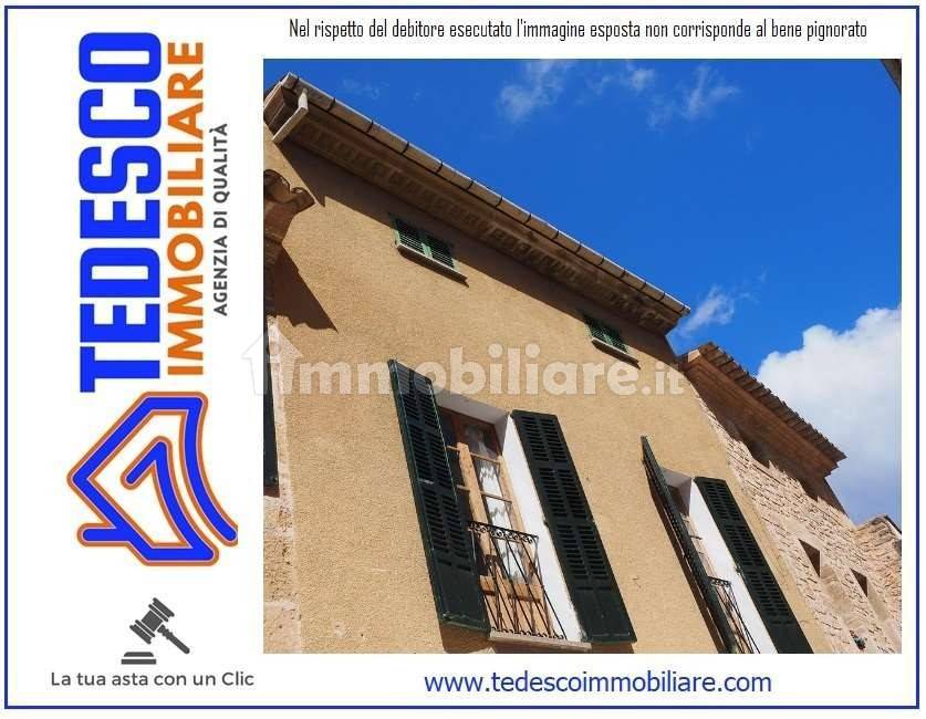 5 rooms Apartment in Airola, Italy No. 301334