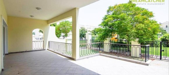 4 bedrooms Townhouse in Al Hamra Village, UAE No. 34946 2