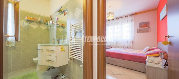 2-salle Appartement à Marino, Italy No. 18929 11