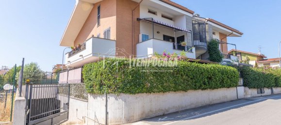 2-salle Appartement à Marino, Italy No. 18929 15