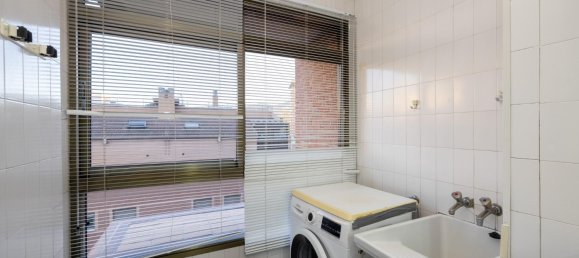 Apartamento de 4 dormitorios en Granada, Spain No. 19830 13