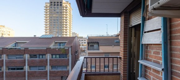 Apartamento de 4 dormitorios en Granada, Spain No. 19830 29