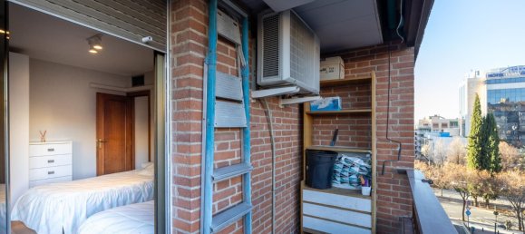 Apartamento de 4 dormitorios en Granada, Spain No. 19830 30