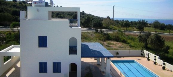 3 bedrooms Villa in Paphos, Cyprus No. 12471 2