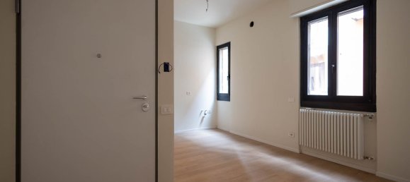 1 bedroom Apartment in Milan, Italy No. 356605 3
