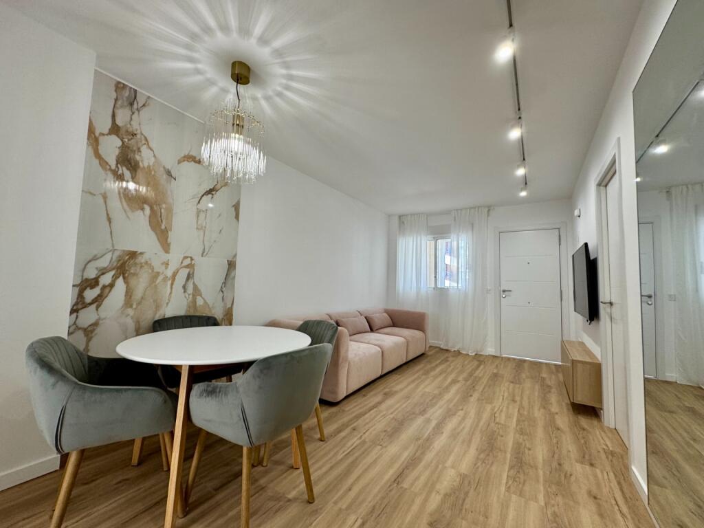 Apartamento de 2 dormitorios en Alicante, Spain No. 280984