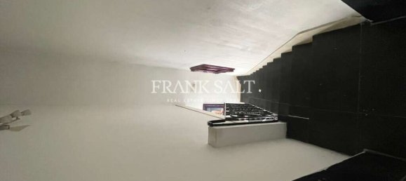 Shop in Zejtun, Malta No. 13217 4