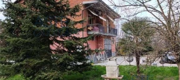 4 bedrooms Apartment in Magliano Alfieri, Italy No. 381572 8