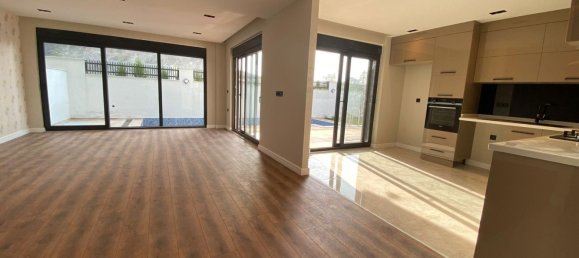 Villa 3+1 in Kundu, Turkey No. 28013 4