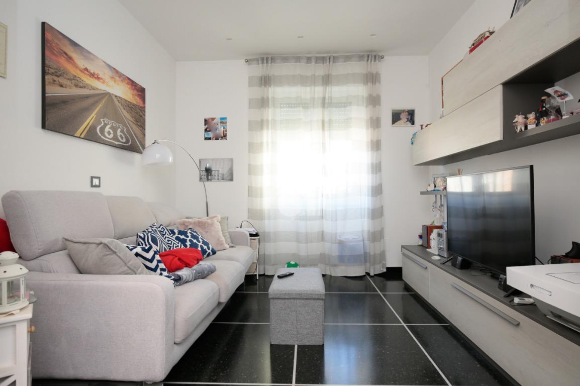 3غرفة شقة في Genoa, Italy رقم 41642