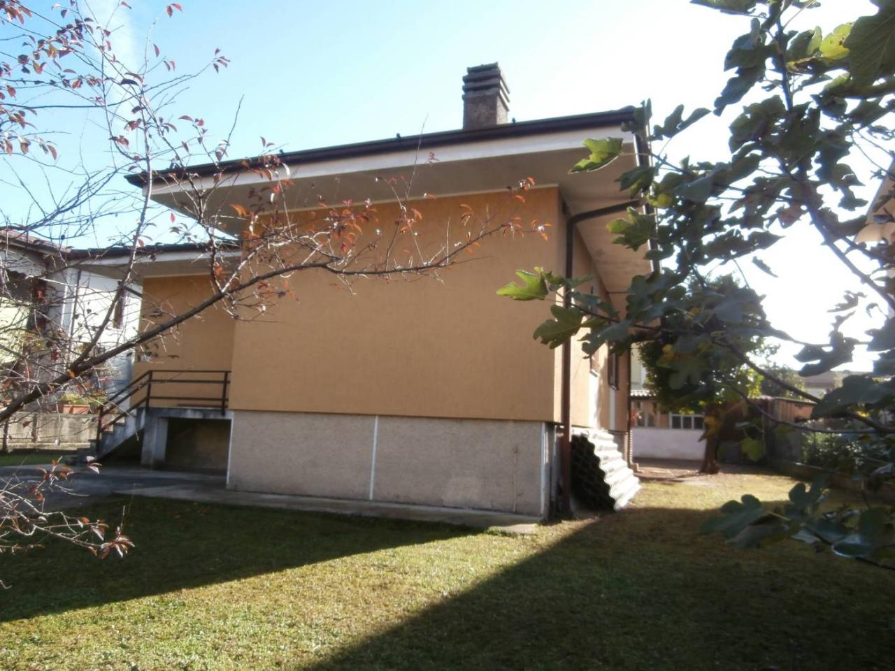 4 rooms Villa in Gavardo, Italy No. 102187