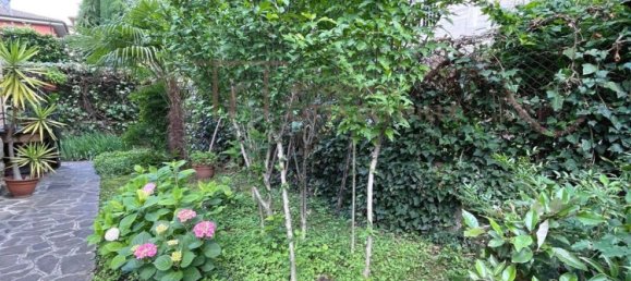 Вилла с 6 комнатами в Бергамо, Италия № 14009 2