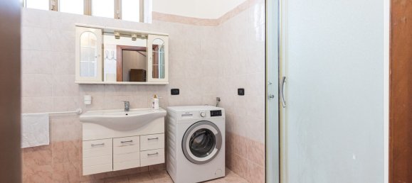 3غرفة شقة في Carugo, Italy رقم 263017 17