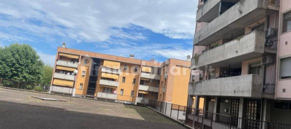 2 bedrooms Apartment in Parma, Italy No. 225843 2