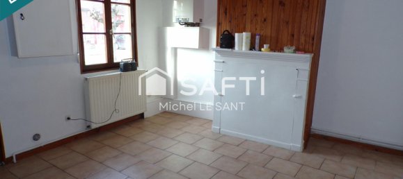 2 bedrooms House in Tricot, France No. 50330 10