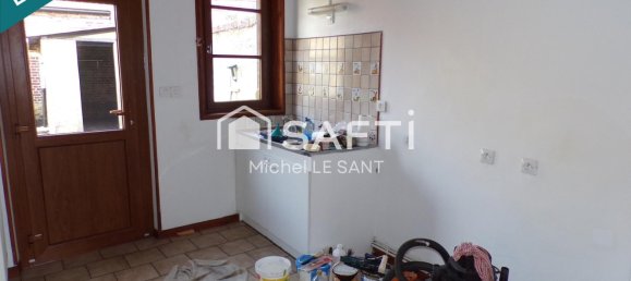 2 bedrooms House in Tricot, France No. 50330 8