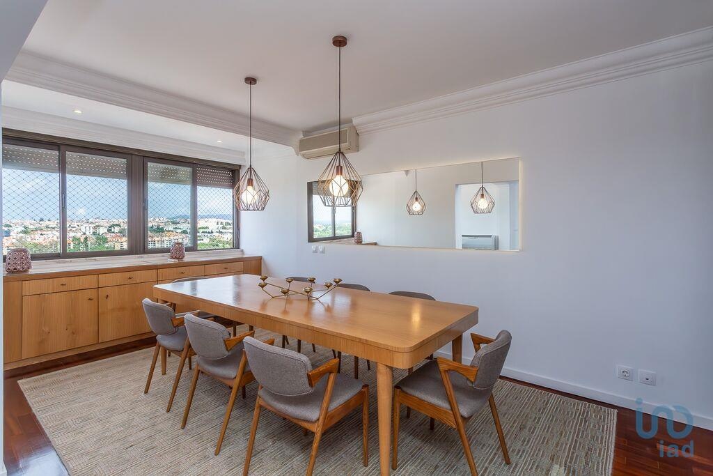 4 bedrooms Apartment in Oeiras, Portugal No. 239534