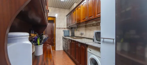 2 bedrooms Apartment in Lisbon, Portugal No. 131319 3