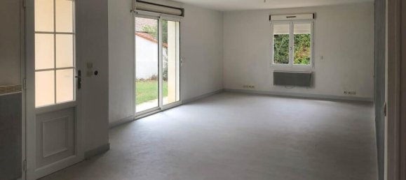 3 Schlafzimmer Haus in Sauze-Vaussais, France, Nr. 326455 2