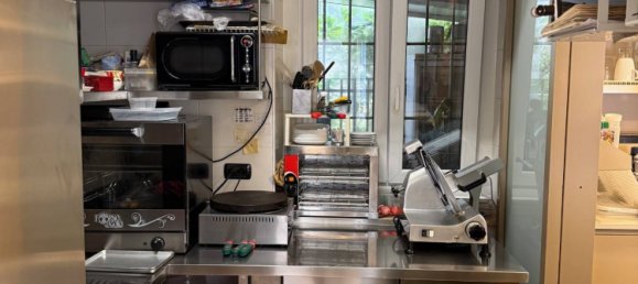 1 room Commercial property in Verona, Italy No. 202666 7