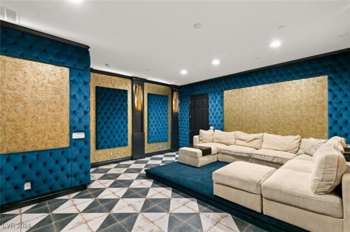 6 bedrooms House in Las Vegas, USA No. 419252