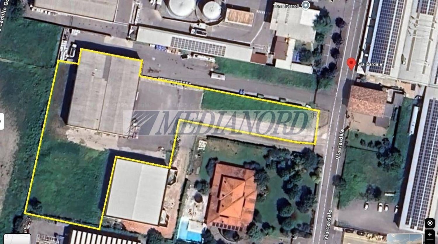 Entrepôt à Palazzolo sull'Oglio, Italy 1154m² No. 8668