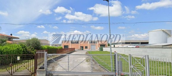 Entrepôt à Palazzolo sull'Oglio, Italy 1154m² No. 8668 3