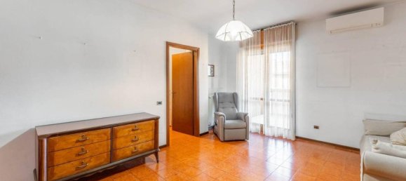 2 rooms Apartment in Vizzolo Predabissi, Italy No. 38137 4