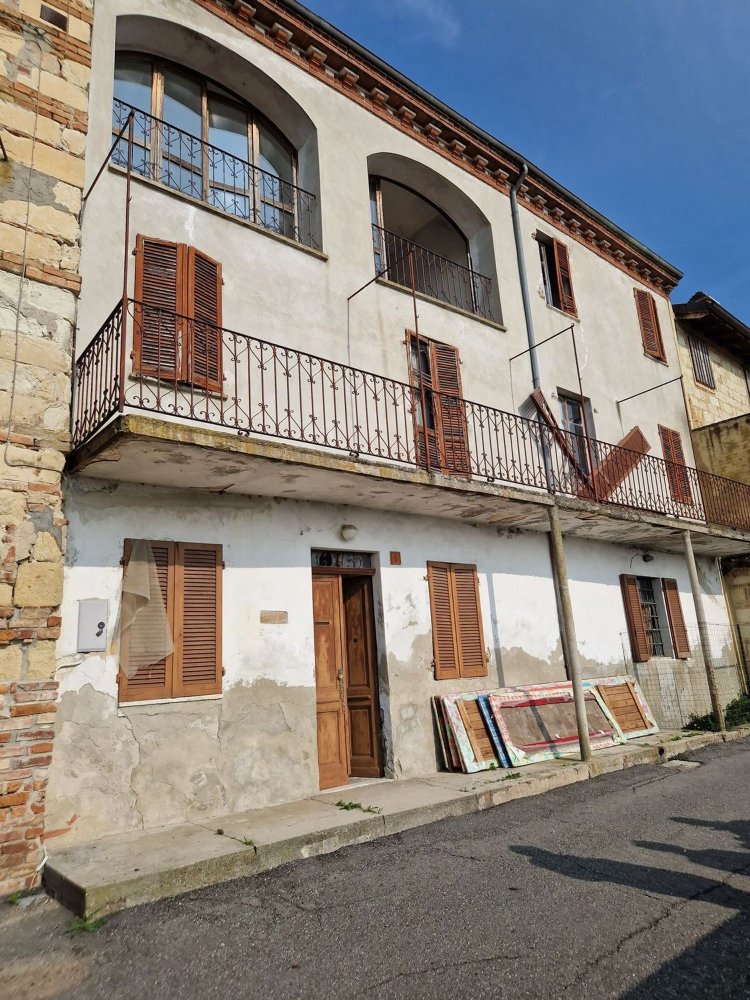 5 rooms House in Olivola, Italy No. 105905