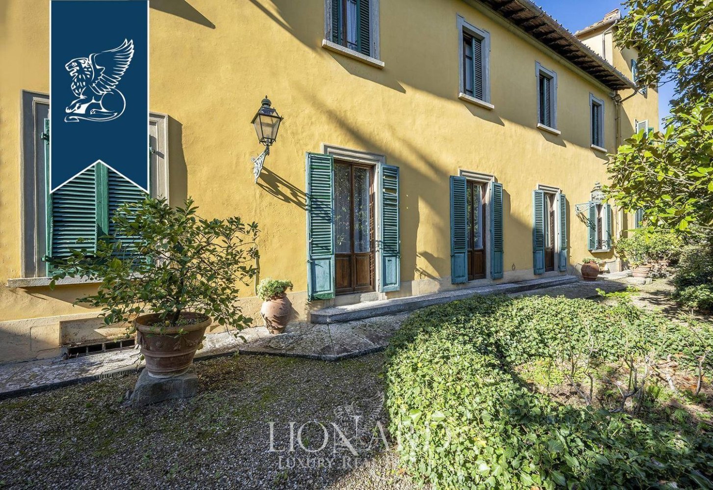 16 rooms Villa in San Casciano in Val di Pesa, Italy No. 79651