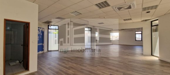 1000m² Office in Oeiras, Portugal No. 95567 4
