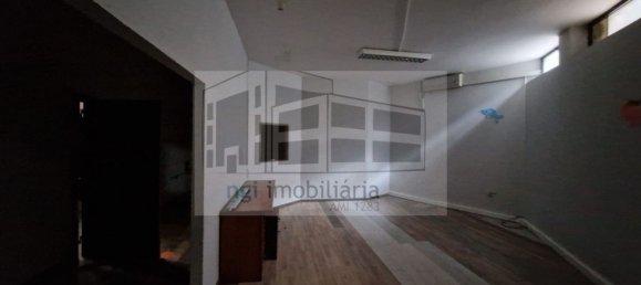 1000m² Office in Oeiras, Portugal No. 95567 12