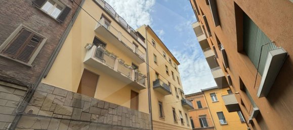 3-Zimmer Penthouse in Bologna, Italy, Nr. 34462 10