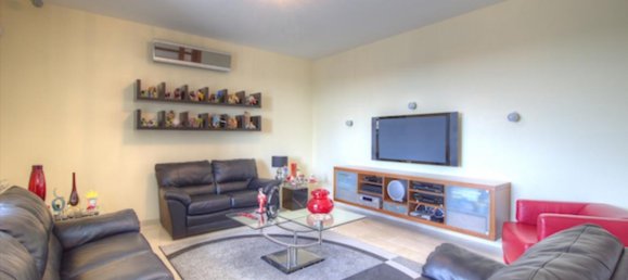 5 bedrooms Villa in Limassol, Cyprus No. 12738 2