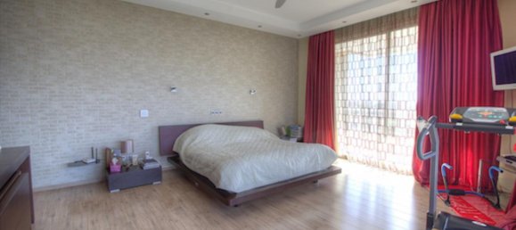 5 bedrooms Villa in Limassol, Cyprus No. 12738 9