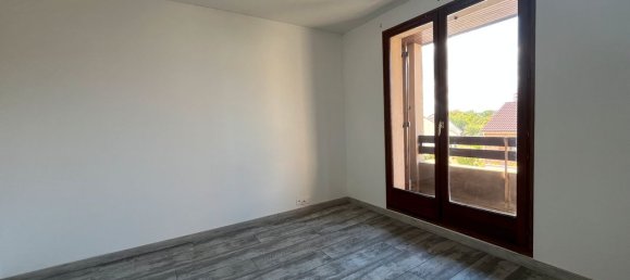 3 bedrooms House in Reims, France No. 332086 4